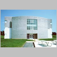 Richard Meier, Clifty Creek Elementary School, Columbus, Indiana, U.S.A, photo on homepages.bluffton.edu,3.jpg